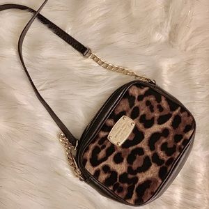 Micheal Kors Crossbody 👜